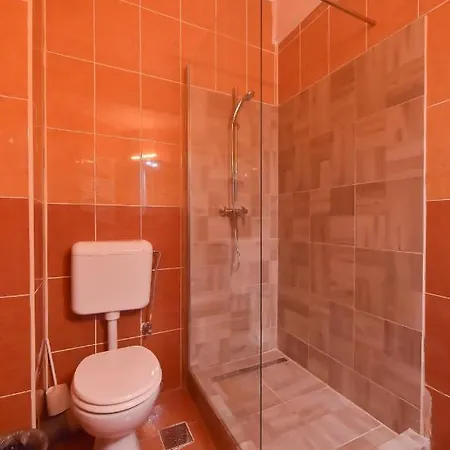 Summerland Club Apartament *